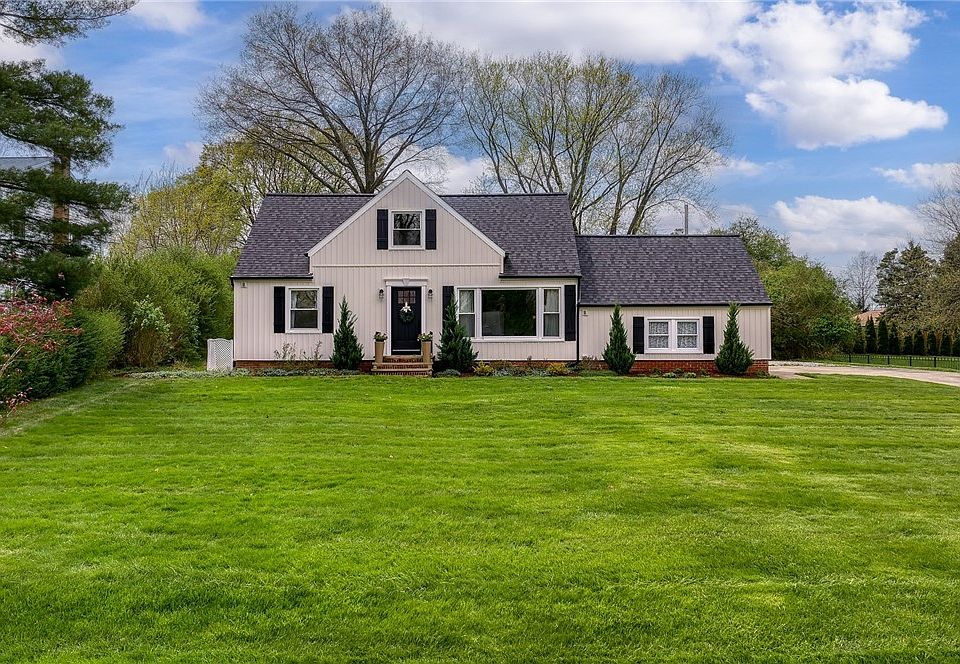 1st image of 132 Atterbury Blvd