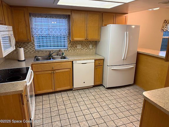 4th image of 2500 Christine Dr