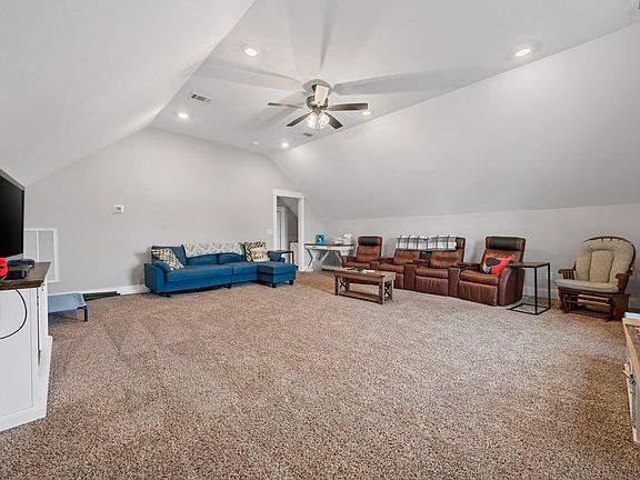 5th image of 2086 Beverly Ct
