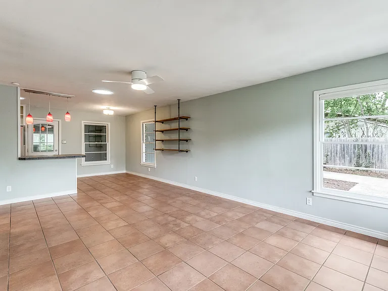 11504 Oakwood Dr — Photo 6