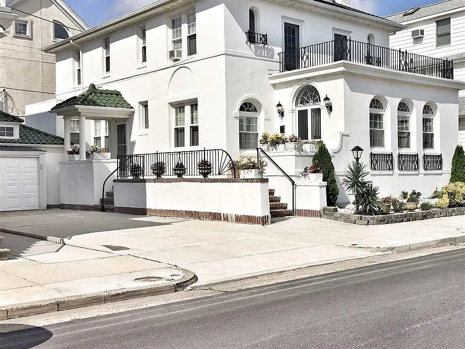 104 S Wissahickon Ave