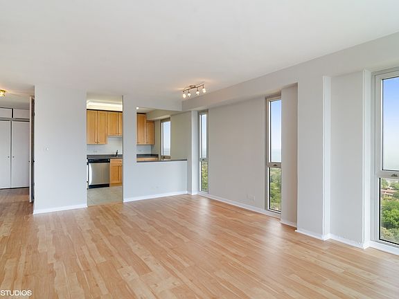 5th image of 1960 N Lincoln Park W APT 2209