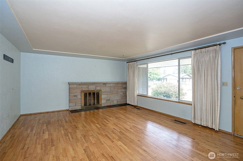 4th image of 520 S 94th Street