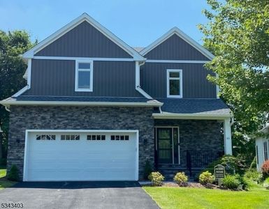 43 Bluffs Ct, Hamburg, NJ, 07419