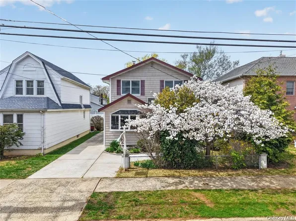 8530 261st Street, Floral Park, NY 11001