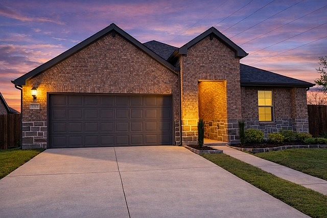 1st image of 157 Lisa Ln