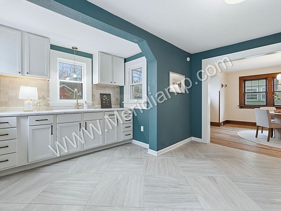 2nd image of 931 Woodview Blvd