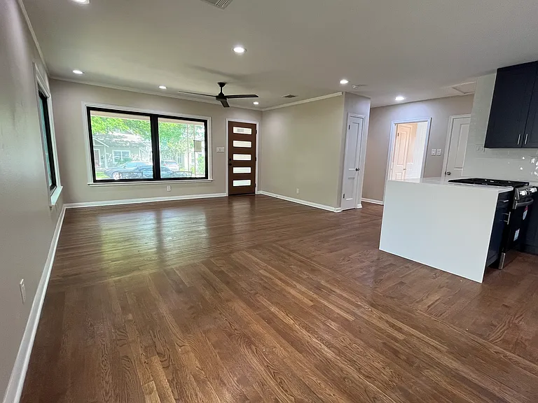 4412 Bellvue Ave — Photo 4