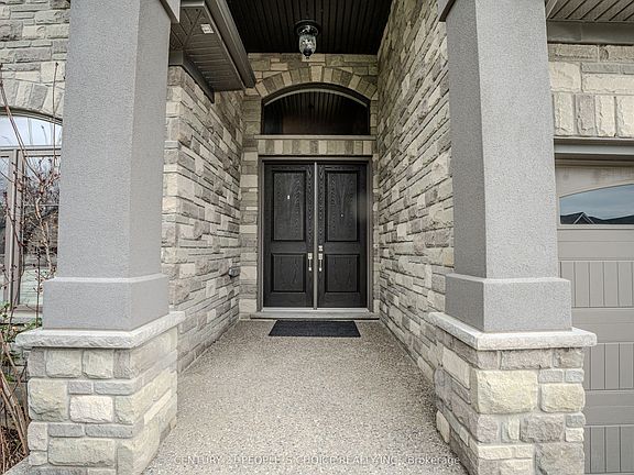 2nd image of 1034 Melsetter Way