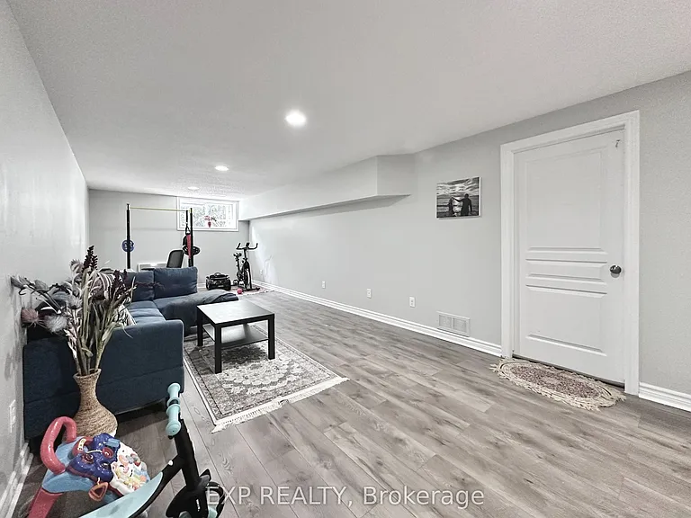 421 Foxhall Way — Photo 27