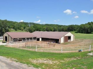 138 SE Moore Rd, Saint Joseph, MO 64504