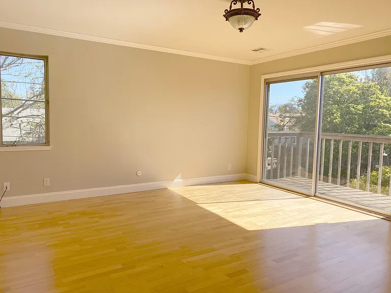 969 E Grant Pl — Photo 6