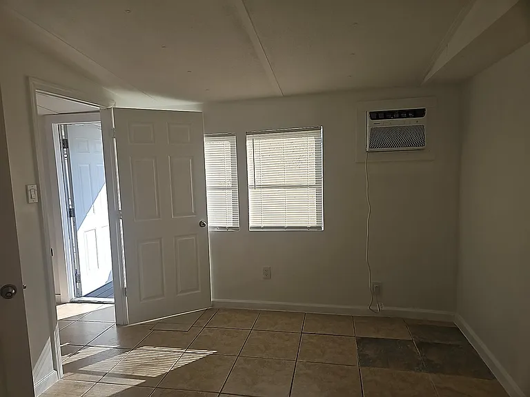 513 Princess Brittany Ct #D — Photo 29