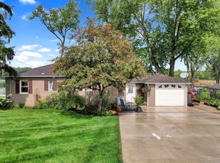 1648 S Newman Rd, Lake Orion, MI 48362