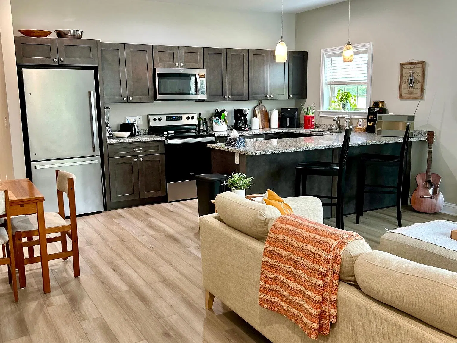 2 bed, 1000 sqft, $1,150 — Photo 3