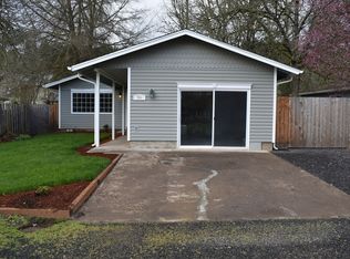 701 Weber Ave, Brownsville, OR