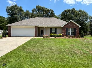 6 Hunters Way, Hattiesburg, MS 39402