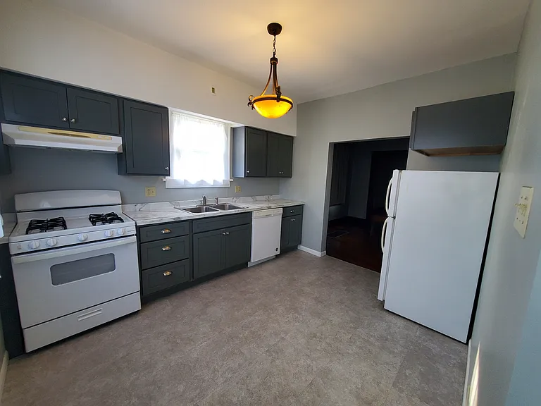 2300 State St — Photo 13