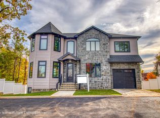 320 Dewey Ave, Staten Island, NY 10308