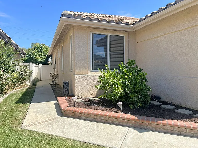5793 Orange Tree Ave — Photo 2