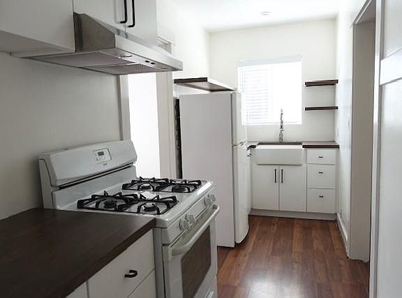 4th image of 420 Newland St #1/2