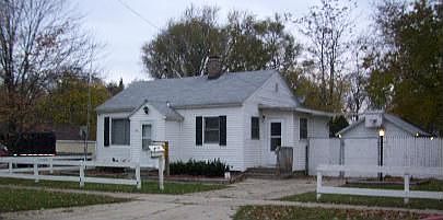 1st image of 319 Burt St SE