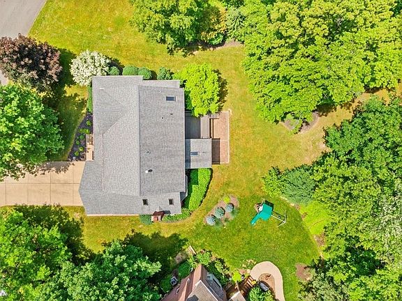 4th image of 112 Cherrington Dr
