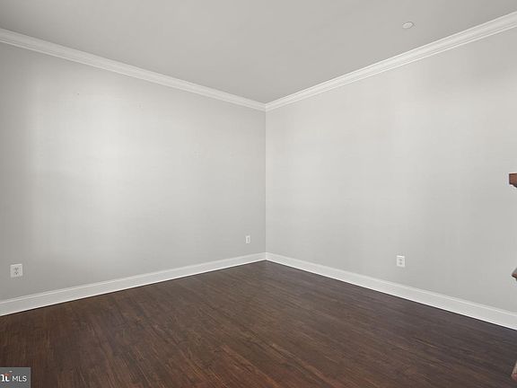 5th image of 24018 Woodmore Dr