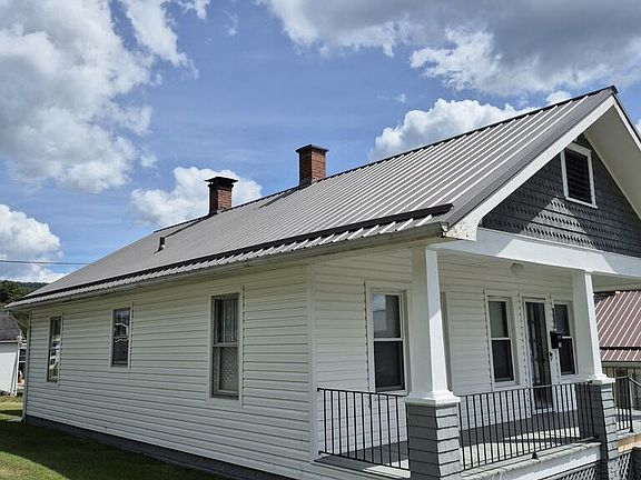 3rd image of 218 Poplar St