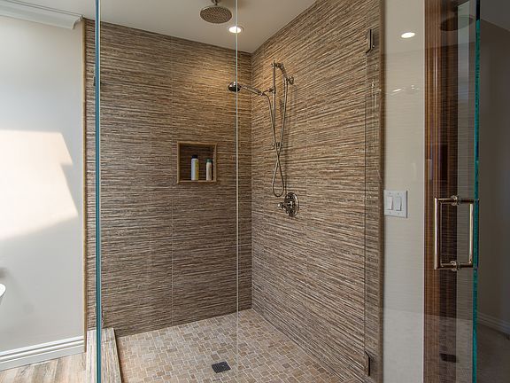 2nd image of 1661 Plum Hollow Cir