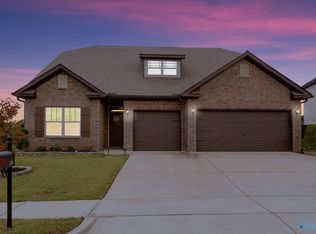 220 Jubilee Cir, Huntsville, AL 35803