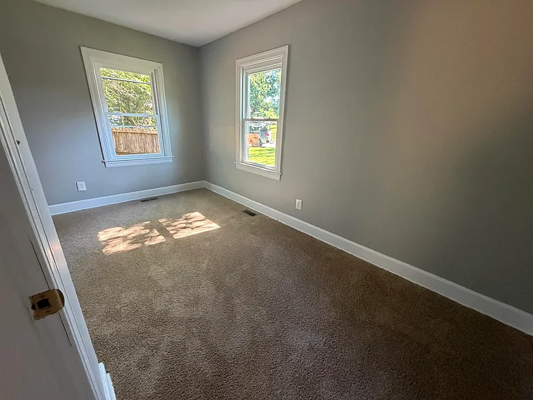 1120 Sparks Rd — Photo 9