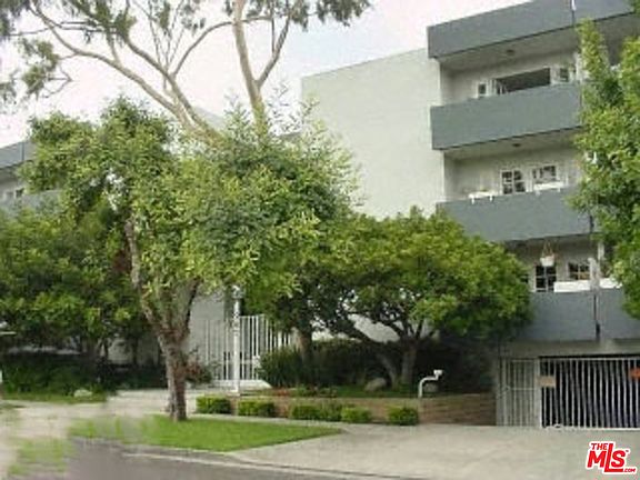 3rd image of 901 10th St APT 308