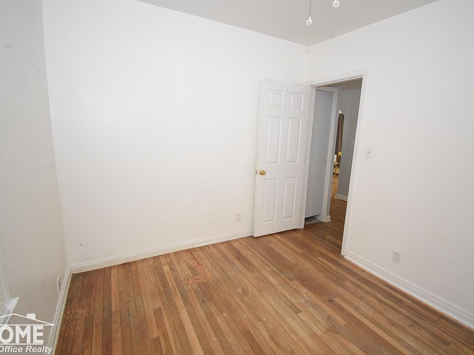 426 E Webster St, photo 16