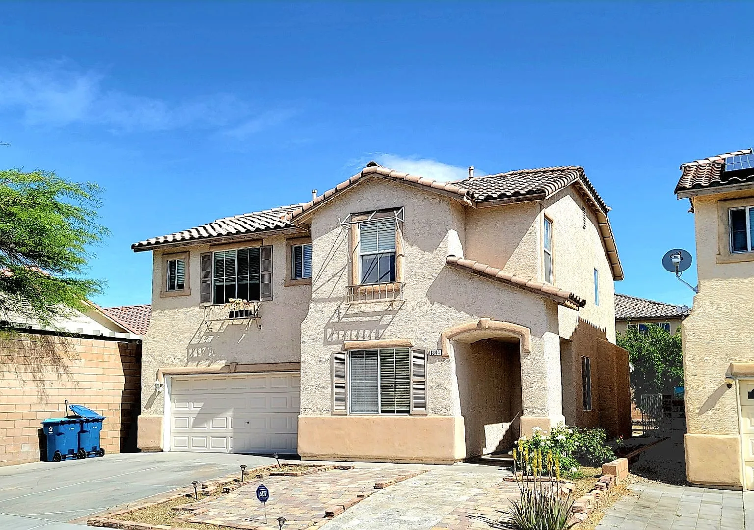 8344 Golden Cypress Ave - 3 bedrooms , 2.5 bathrooms, 1957 SQFT — Photo 2