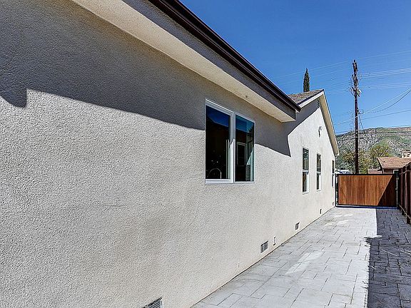 3rd image of 7816 Hillrose St