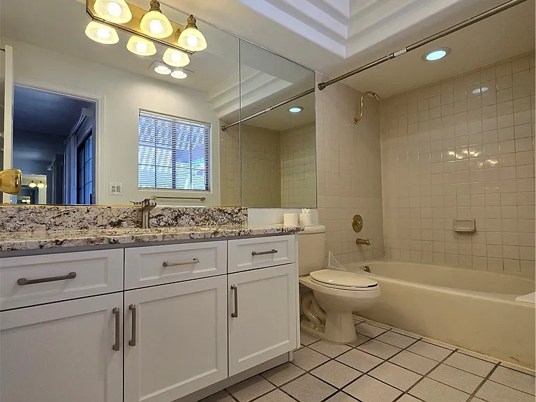 1421 Santa Margarita St #G — Photo 22