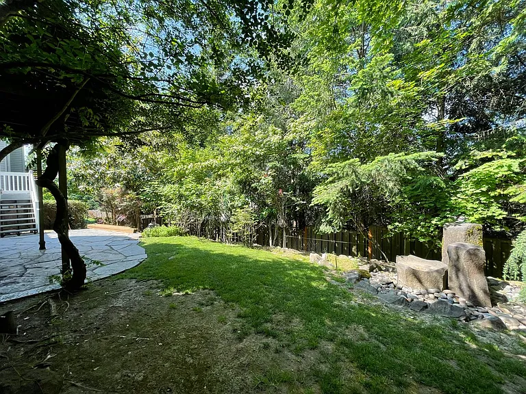 211 NW 110th Ave — Photo 50