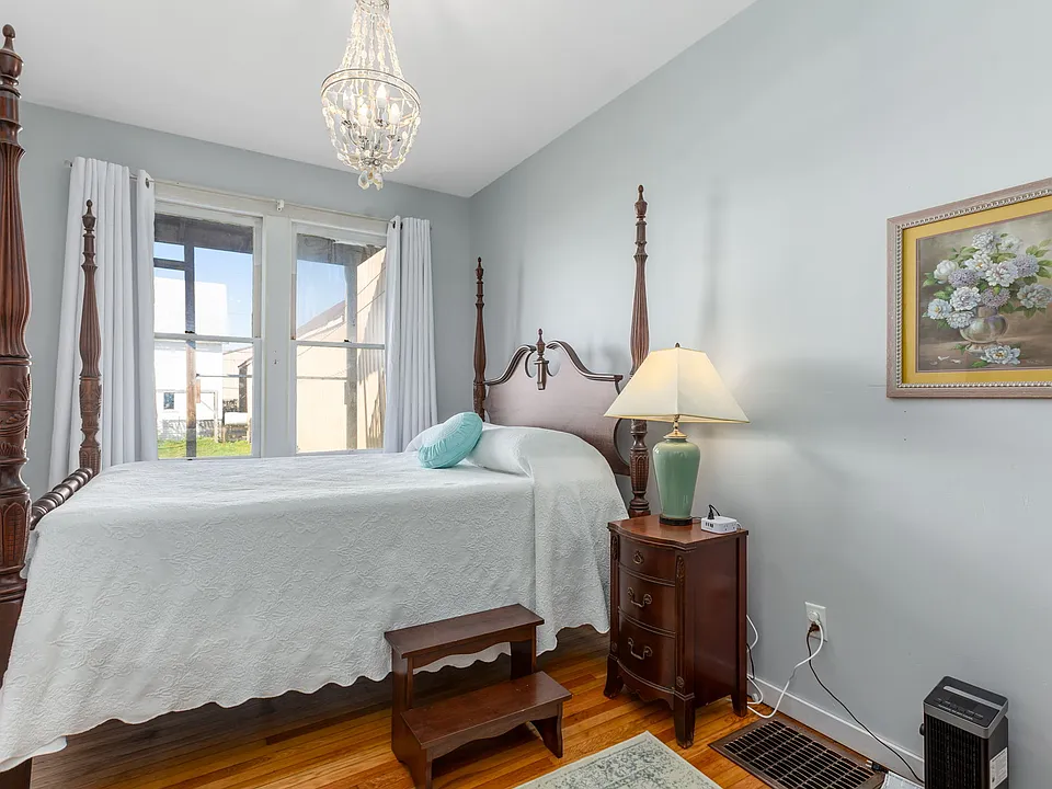 52 S Main St #1