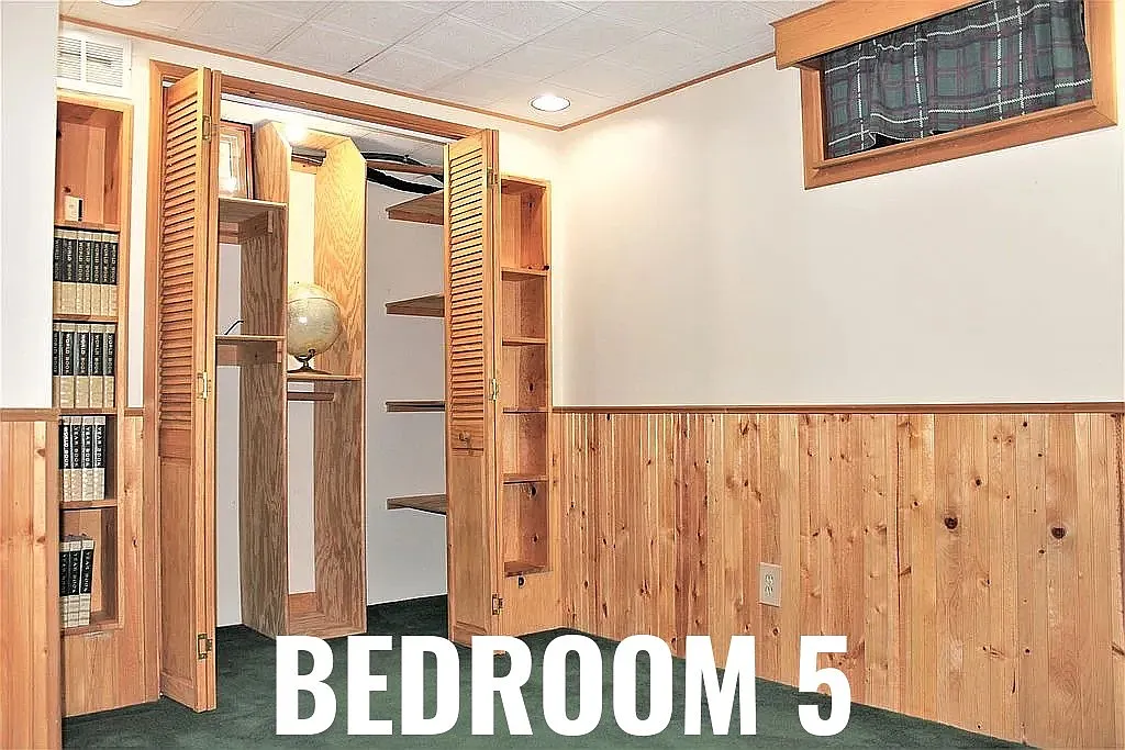 Building Photo - 6532 N Drumheller St #5