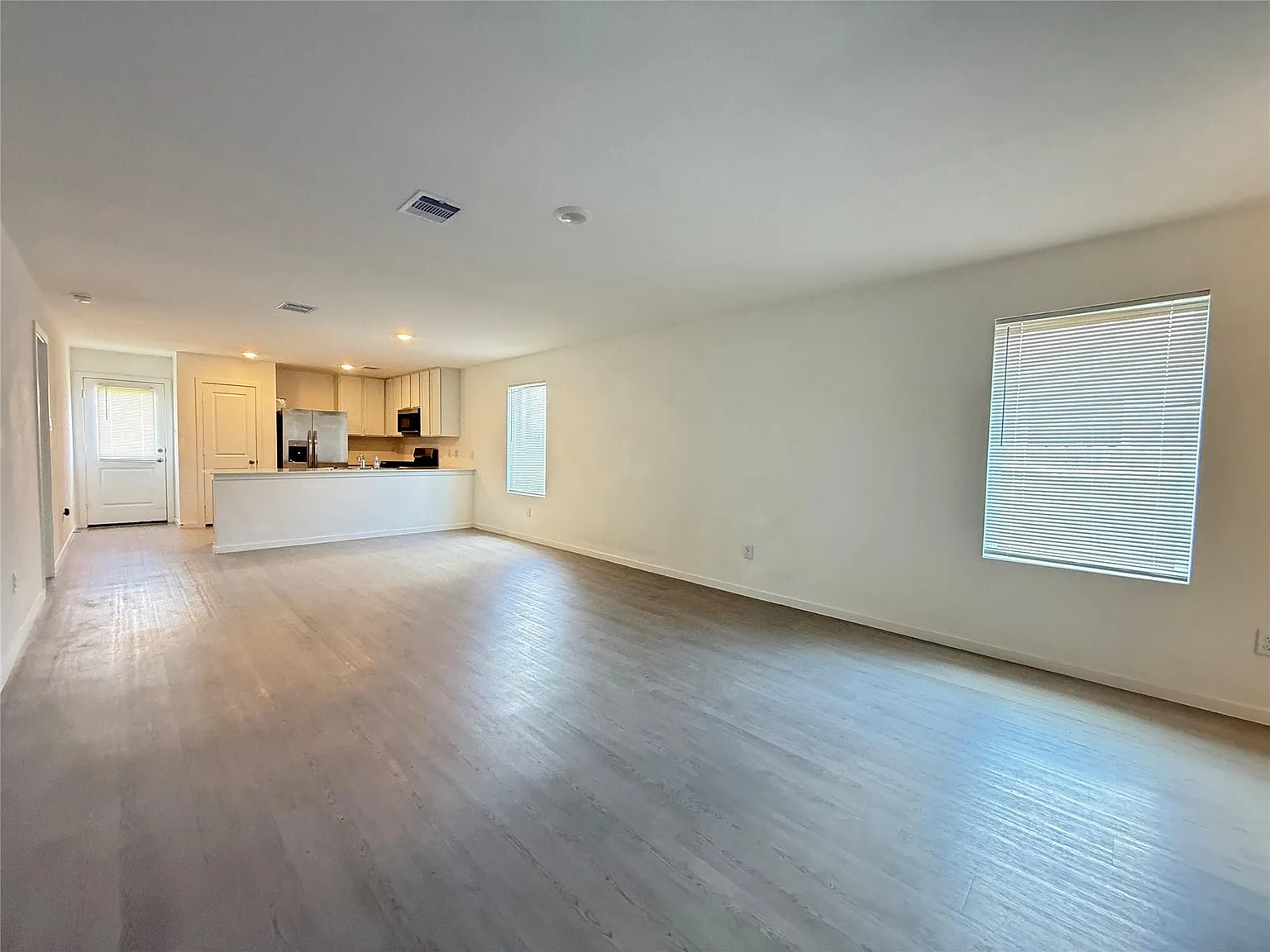 3 bed, 2.0 bath, 1470 sqft, $1,850 — Photo 4