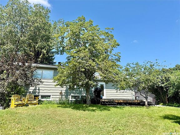 3rd image of 305 2nd AVENUE E
