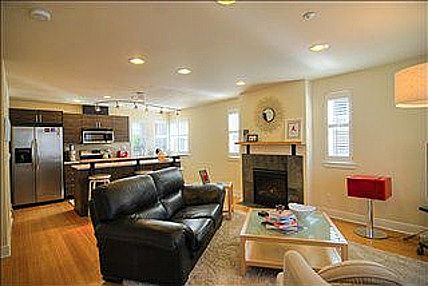 4th image of 2005 NW 58th St #1C