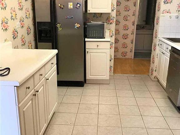 5th image of 1 Bay Club Dr APT 7D