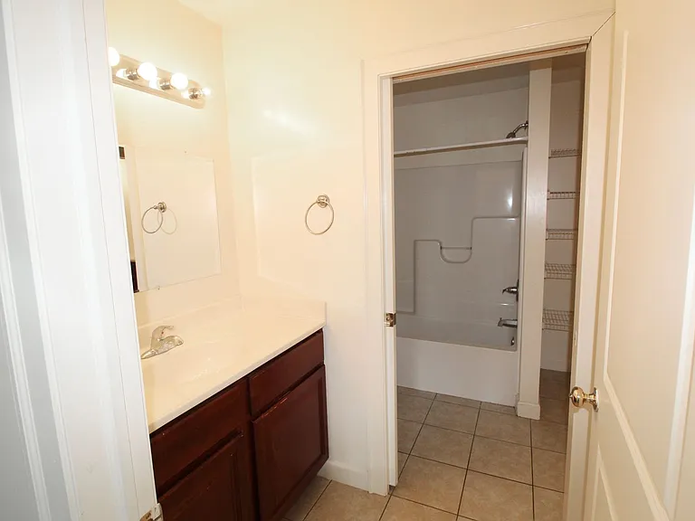 301 W Market St — Photo 32