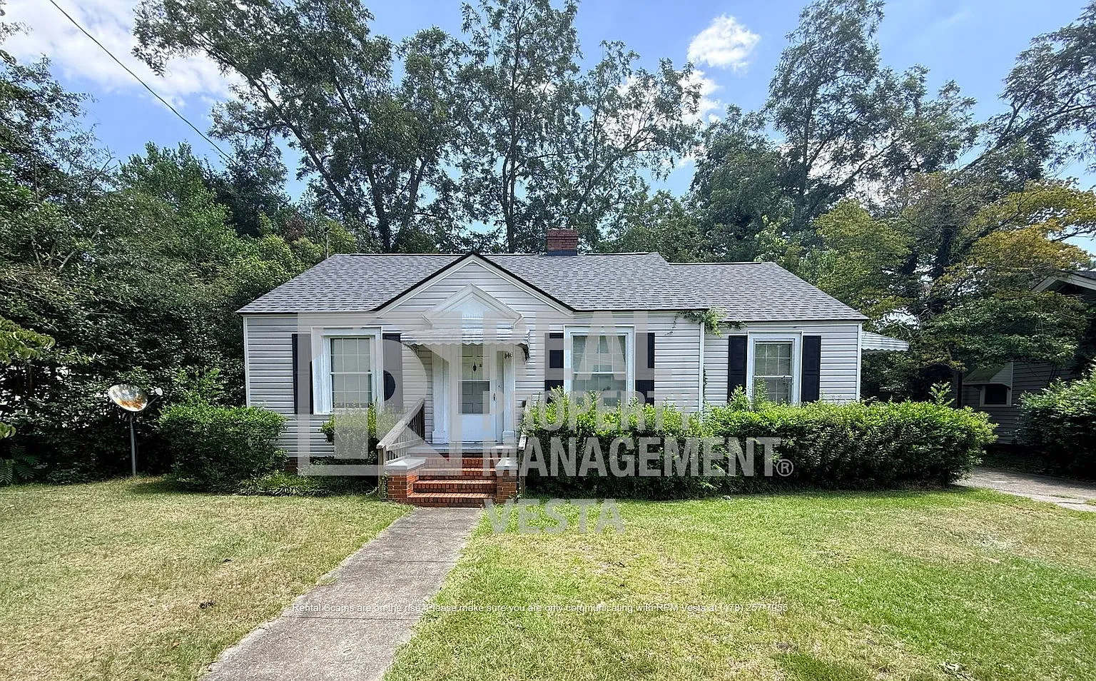 3 bed, 2.0 bath, 2061 sqft, $900 — Photo 1