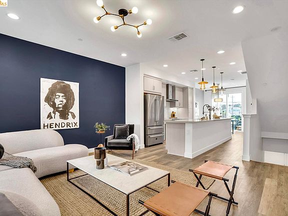 3rd image of 2229 Myrtle St