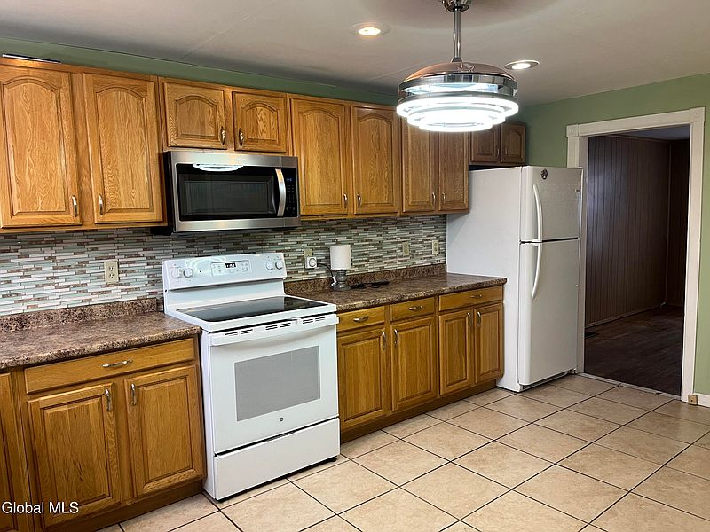3rd image of 1719 Oneida Street