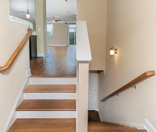 2nd image of 215 Muir Ave