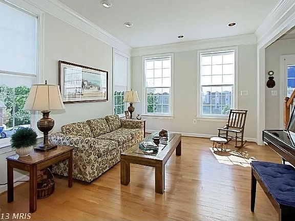 3rd image of 7813 Thornfield Ct